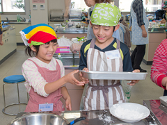 仲良くフリッターの準備